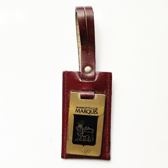 Vintage Accessories - Vintage leather Marriott Club Marquis luggage tag